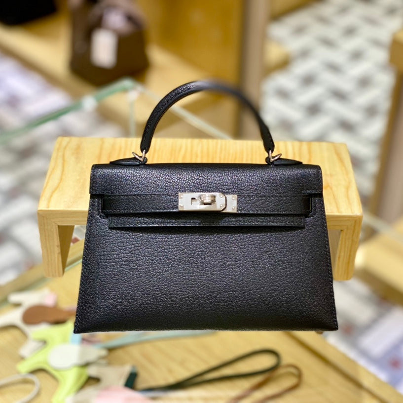 19 Chevre Black